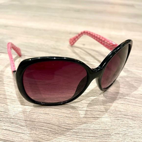 Vince Camuto Women’s Sunglasses Black Pink VC196B main image 6